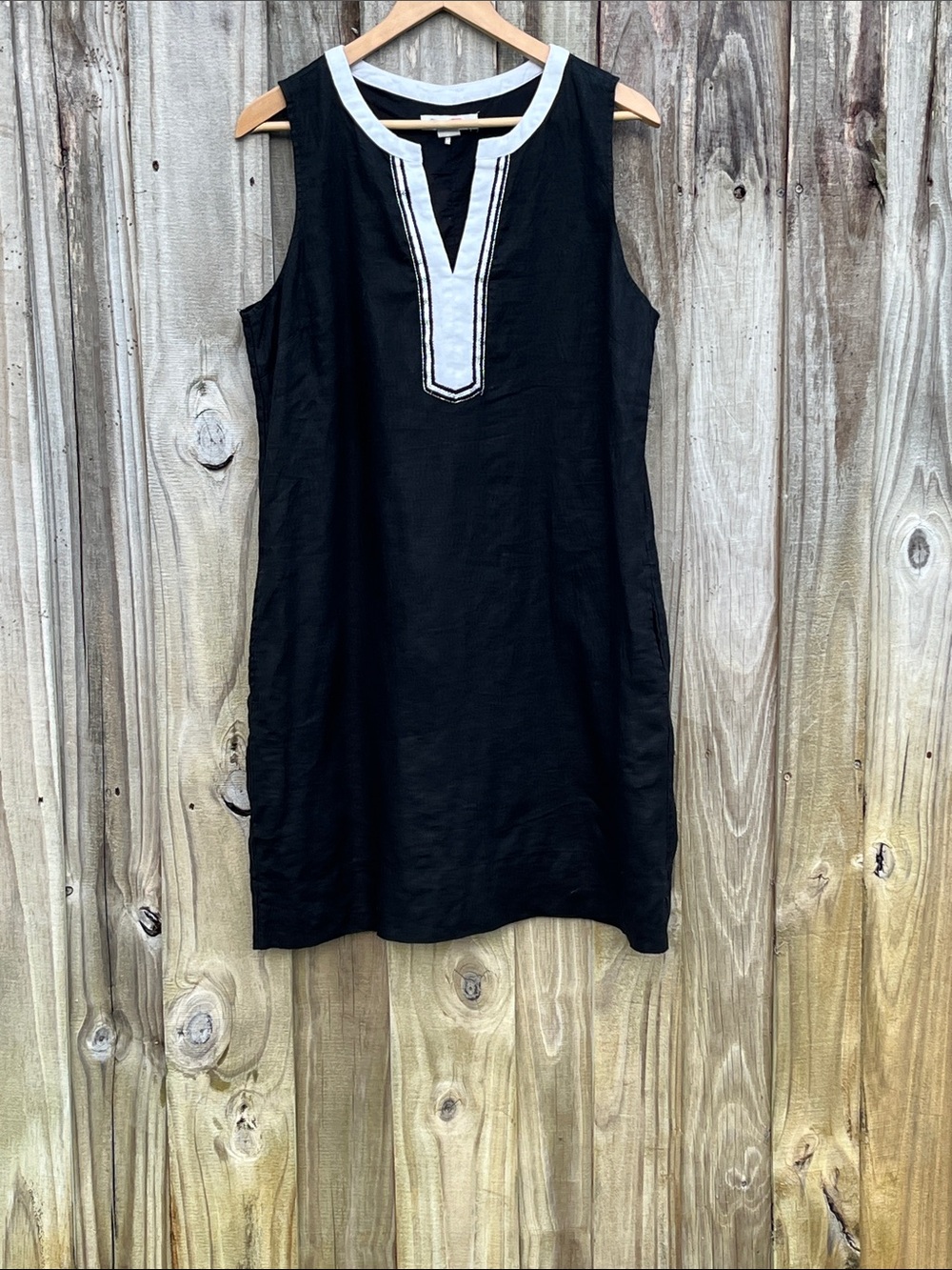 Tommy Bahama Black Sleeveless Shift dress White V-Neck Trim